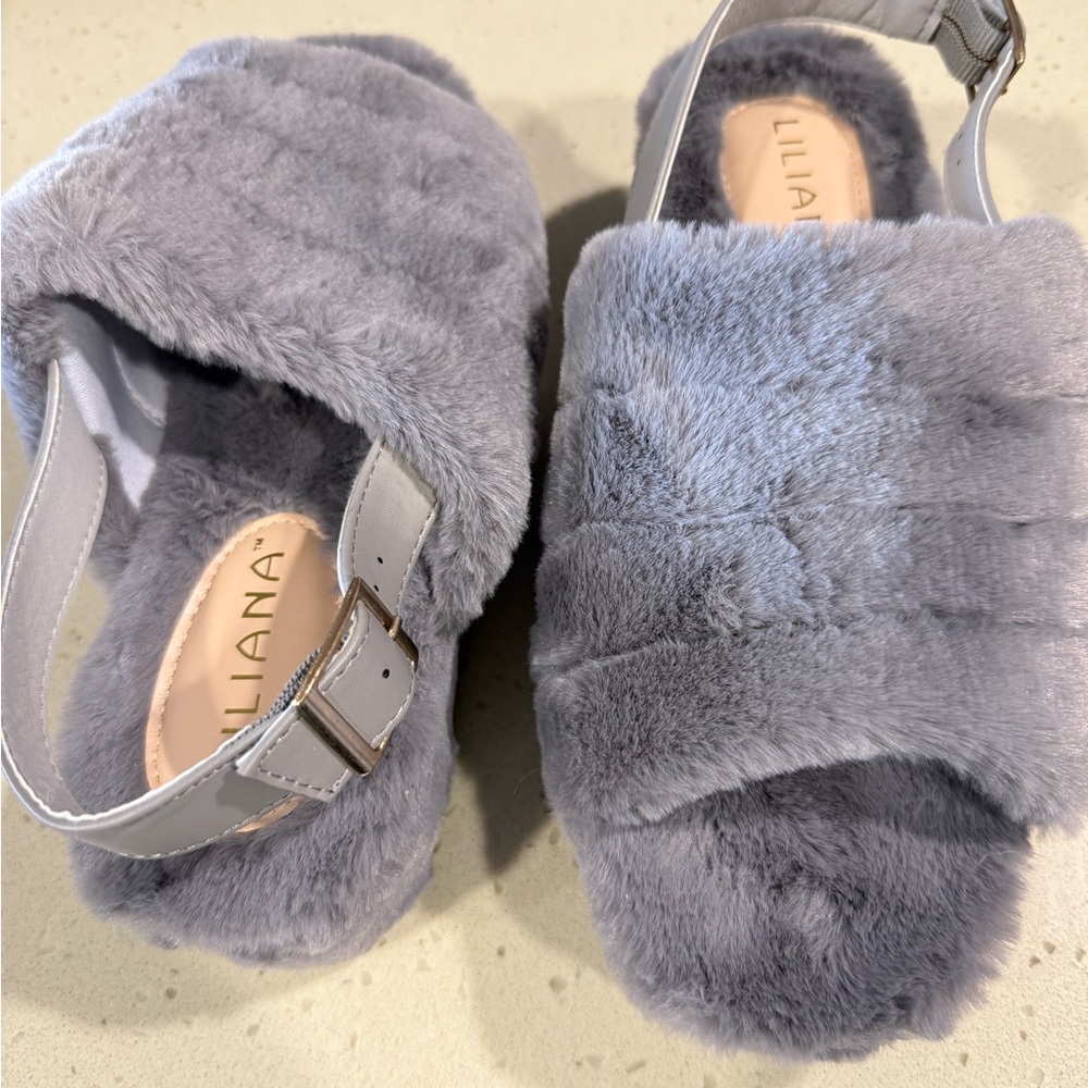 New Liliana Plush Gray Women's sandals